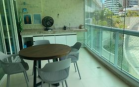 Apartamento amplo e acesso à praia